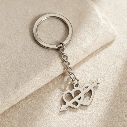 Stainless Steel Arrow Through Double Heart Keychain Minimalist Hollow Heart Pattern Key Ring Pendant Romantic Jewelry Gift