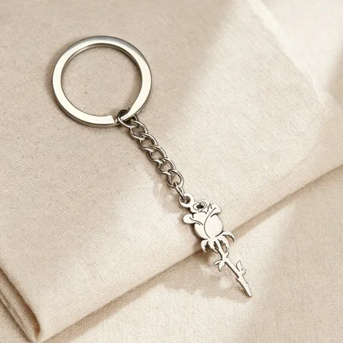 Vintage Stainless Steel Rose Flower Pattern Keychain Pendant Hollow Design Metal Key Ring Bag Charm Jewelry Accessories Unisex