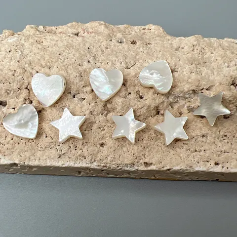 Perles en Nacre Blanche Naturelle Forme Cœur Étoile Perles de Coquillage pour Création Bijoux DIY Accessoires Artisanaux