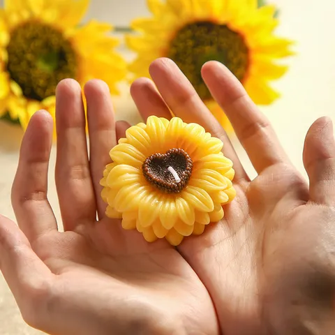 Candela Profumata Cera di Soia Girasole Cuore Delizioso Aroma Floreale Candela per Aromaterapia Fatta a Mano Per Arredamento Regalo Festa