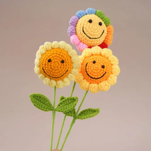 Bouquet de Tournesol au Crochet Tricoté à la Main Visage Souriant Mignon Fleur Artificielle Fil de Laine Cadeau de Décoration Intérieure