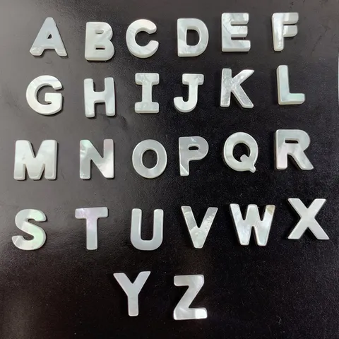 Natürliche Weiße Perlmutt Muschel Alphabet Lose Perlen Mode Geschnitzte Buchstaben Charms Für Schmuckherstellung DIY Zubehör