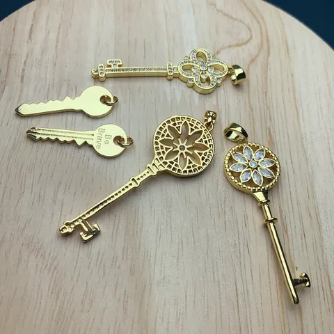 Vintage Strass Schlüssel Anhänger Für Schmuckherstellung Kupfer Blumen Klee Schlüssel Charms Für Halskette Ohrring DIY Zubehör