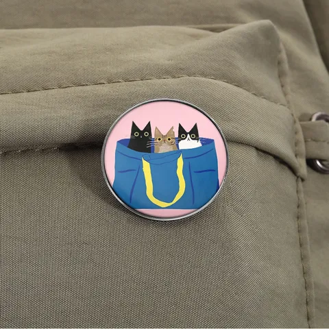 Mignons Chats Dessin Animé Dans Sac Bleu Broche Émail Alliage De Zinc Badge Rond Épinglette Pour Vêtements Sacs À Dos Unisexe Bijoux