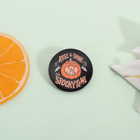 Halloween Spooky Pumpkin Spider Metal Brooch Pin Fun Slogan Round Square Badge For Apparel Bag Accessory Decoration Gift