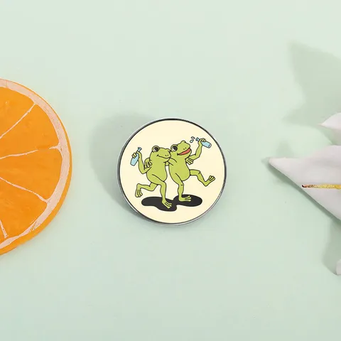 American Retro Drunken Party Frog Brooch Cute Cartoon Animal Badge Alloy Enamel Lapel Pin For Backpack Jacket Jewelry Unisex Gift