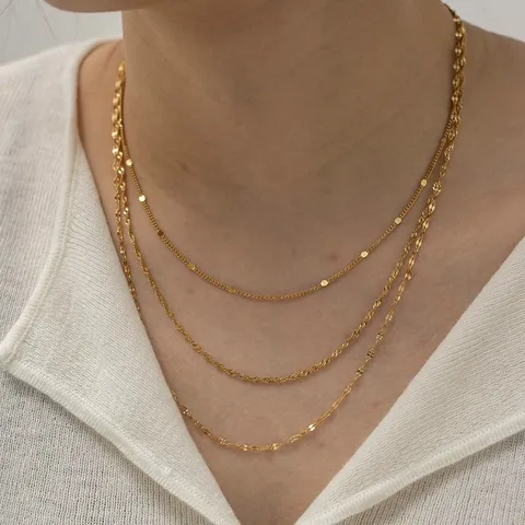Collier Multicouche Minimaliste en Acier Inoxydable Chaînes Ras du Cou Dorées Vintage pour Femmes Collier Géométrique à la Mode Bijoux Cadeau