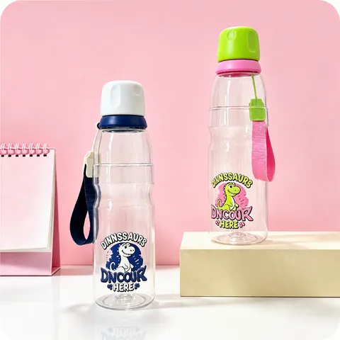 Sommer Student Sport Plastik Wasserflasche Große Kapazität Tragbar Reise Trinkgeschirr Mit Lanyard Süß Cartoon Design Becher