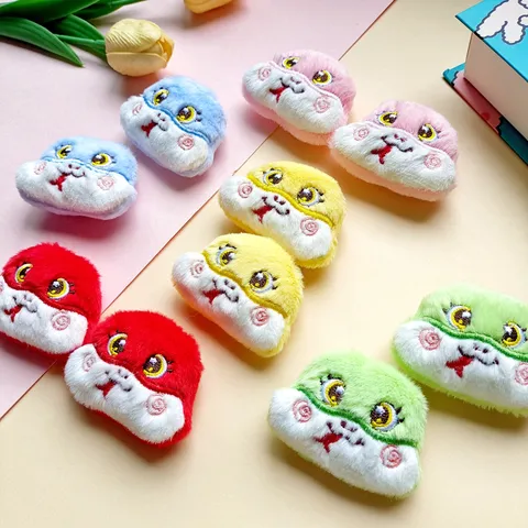 Lindo Accesorio de Serpiente de Peluche de Dibujos Animados Broche de Serpiente DIY Bordado Decoración para Sombrero Zapato Calcetín Regalo