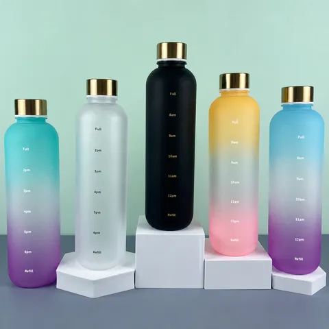 Outdoor Sport Wasserflasche Farbverlauf Mattiert Kunststoff Becher Mit Zeitmarkierung Edelstahl Deckel Tragbare Trinkflasche