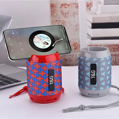Tragbarer Kabelloser Bluetooth-Lautsprecher Mit Handyhalter Outdoor Desktop Subwoofer Stereo Musik Soundbox