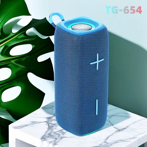 Tragbarer kabelloser Bluetooth-Lautsprecher Wasserdichter Outdoor-Subwoofer RGB-Licht Kunststoff Stoff Stereo-Soundbox