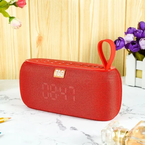 Tragbarer Bluetooth Lautsprecher Outdoor Wasserdichter Kabelloser Subwoofer Dual Membran Stoff Stereo Soundbox Mit LED Uhr