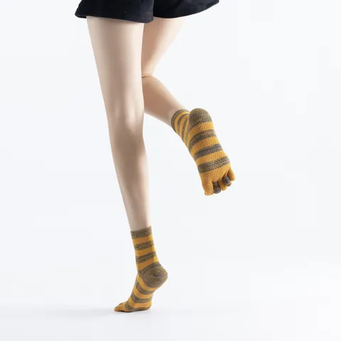 Women Cute Cat Striped Five-Finger Yoga Socks Non-Slip Pilates Dance Cotton Blend Breathable Calf Socks