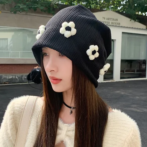 Korean Style Slouchy Beanie Hat For Women Knitted Polyester Flower Beanie Cold Weather Warm Headwear Personalized Slouch Hat