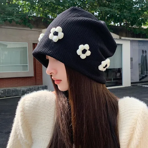 Korean Style Slouchy Beanie Hat For Women Knitted Polyester Flower Beanie Cold Weather Warm Headwear Personalized Slouch Hat