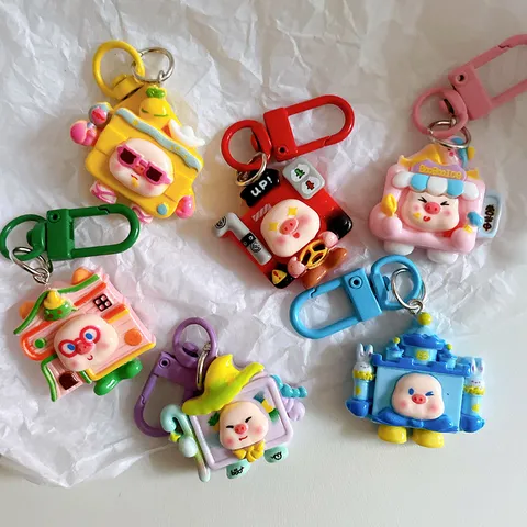 Cute Cartoon Pig Cross-Dressing Keychain Creative Resin Bag Charm Schoolbag Pendant Backpack Accessories Gift For Friend Students