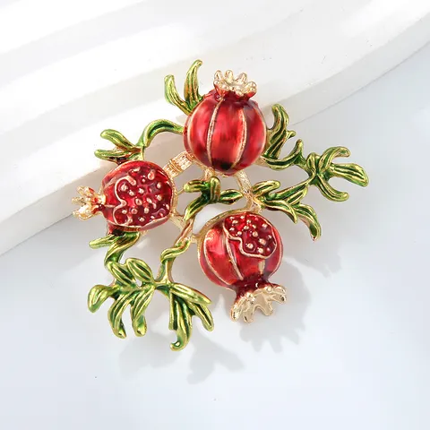 Vintage Pomegranate Brooch For Women Exquisite Red Fruit Enamel Corsage Retro Gold Plated Zinc Alloy Niche Design Brooch Pin Fashion Jewelry Gift