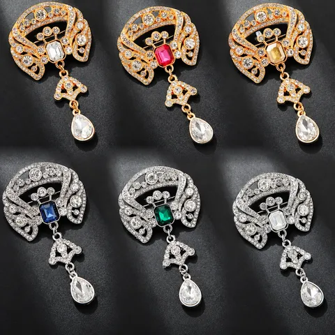 Elegante Opengewerkte Zinklegering Strass Brosche Pin Voor Dames Paleisstijl Waterdruppel Hanger Brosche Voor Banket Feest Kleding Sensation