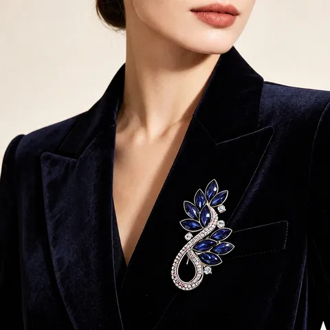 Luxury Tulip Leaf Rhinestone Brooch Pin Elegant Zinc Alloy Inlaid Crystal Suit Accessory For Women Wedding Party Jewelry