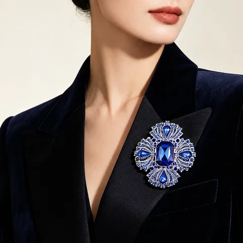 Luxurious Vintage Baroque Rhinestone Brooch For Women Zinc Alloy Large Flower Corsage Pins For Coat Fur Dress Banquet Jewelry