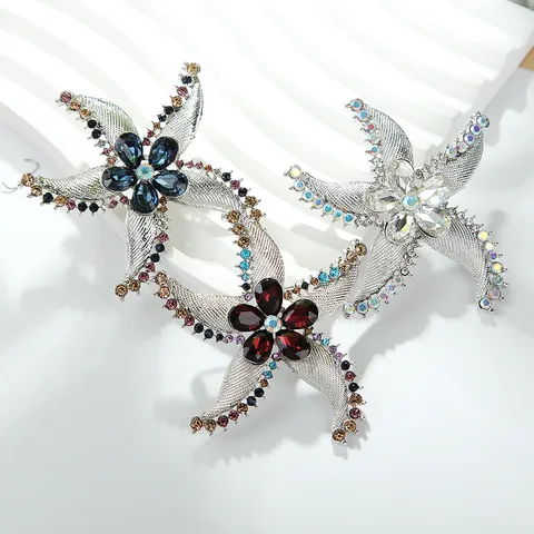 Luxury Starfish Brooch For Women Zinc Alloy Rhinestone Exquisite Elegant Breastpin Fashion Clothing Accessory Jewelry Gift