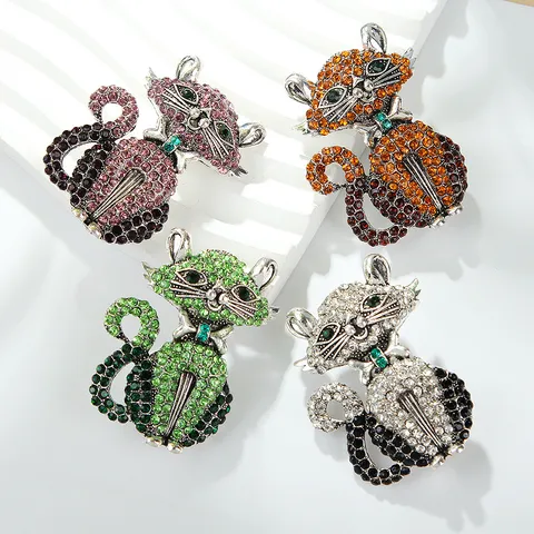 Luxury Rhinestone Inlaid Persian Cat Brooch For Women Cute Animal Pin Elegant Suit Coat Apparel Jewelry Accessory