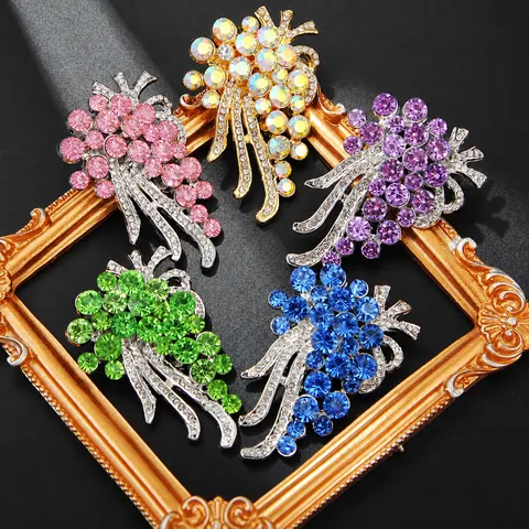 Elegante Broche de Uva de Aleación de Zinc con Strass para Mujer Vintage Statement Estilo Industrial Pesado Joyería de Ramo Floral