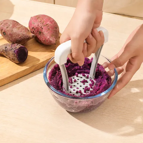 Manual Potato Masher Kitchen Gadget PP Plastic Food Masher with Wave Plate for Baby Food Cooking White