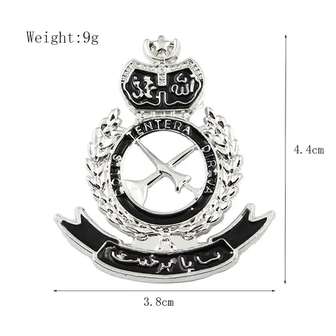 Vintage Alloy Military Badge Brooch Royal Crown Cross Sword Shoulder Epaulet Retro British Costume Lapel Pin Brooches For Men Women Jacket Decor Jewelry