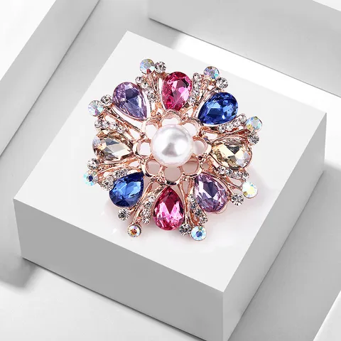 Koreanische Mode Farbige Kristall Künstliche Perle Legierung Strass Blume Brosche Für Damen Bekleidungszubehör