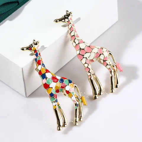 Fashion Alloy Giraffe Brooch Colorful Enamel Animal Shape Pin For Women Men Cardigan Scarf Buckle Jewelry Accessories