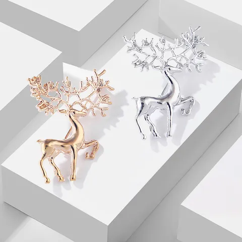 Christmas Reindeer Brooch Vintage Alloy Elk Lapel Pin Cute Animal Scarf Brooch For Women Men Party Clothes Jewelry Accessories