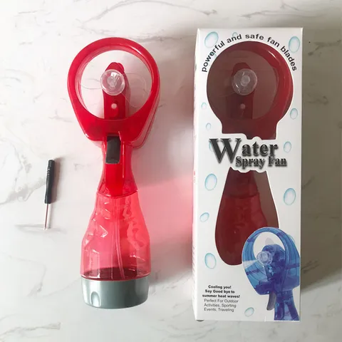 Ventilateur de Pulvérisation d'Eau Portable Mini Ventilateur Électrique de Refroidissement Ventilateur à Main en Plastique pour Bureau Extérieur