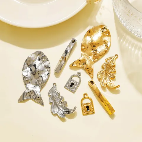 Edelstahl Gehämmerte Fisch Gedrehte Stange Feder Blatt Vorhängeschloss Anhänger Für DIY Schmuckherstellung Zubehör Gold Silber Metall Anhänger