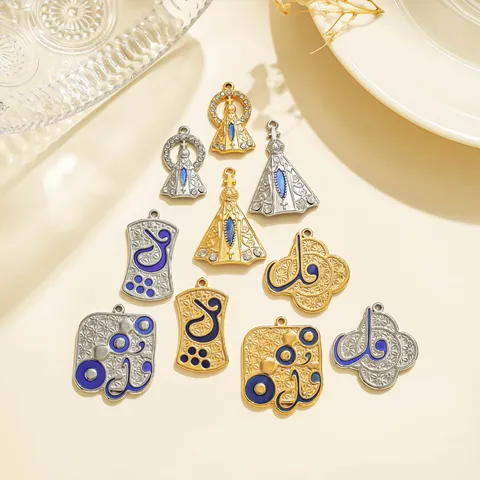 Pendentif Portrait en Acier Inoxydable Émail Bleu Relief Arabe Ethnique Breloques Bijoux DIY Accessoires Porte-clés Strass