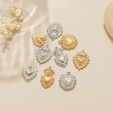 Ciondolo Sacro Cuore in Acciaio Inossidabile Accessori per Gioielli Fai-da-te Ciondolo Cuore Barocco Vintage per Collana Portachiavi Abbigliamento