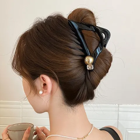 Eleganter Kunststoff Geometrischer Dreieck Haarkralle Clip Mit Künstlicher Perle Strass Koreanischer Stil Haarklammer Für Damen Kopfschmuck