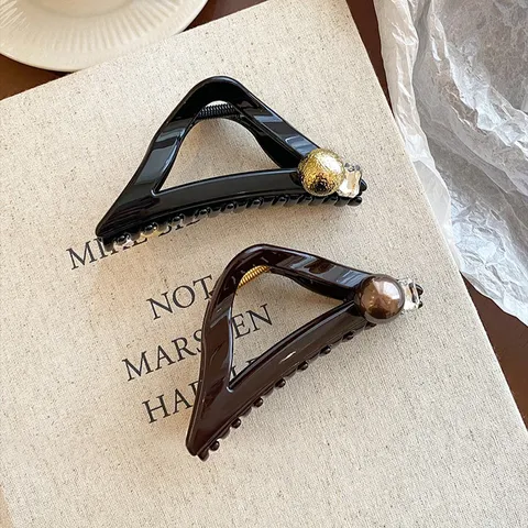 Eleganter Kunststoff Geometrischer Dreieck Haarkralle Clip Mit Künstlicher Perle Strass Koreanischer Stil Haarklammer Für Damen Kopfschmuck