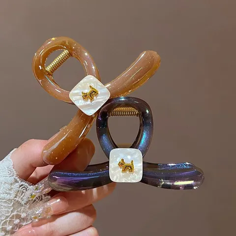 Squisita Pinza per Capelli con Motivo a Cane per Donna in Plastica PC di Alta Qualità Texture in Madreperla Clip Squalo Elegante Accessorio per Capelli
