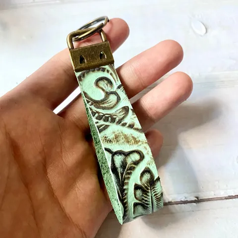 Vintage Western Tooled Leather Keychain Genuine Cowhide Car Key Holder Retro Braided Wristlet Strap Bag Charm Accessories