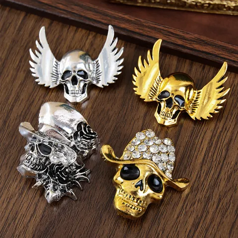 Halloween Gothic Zinc Alloy Skull Brooch Pin For Women Men Retro Rhinestone Inlaid Cowboy Hat Rose Skull Wings Brooch Pin Party Gift