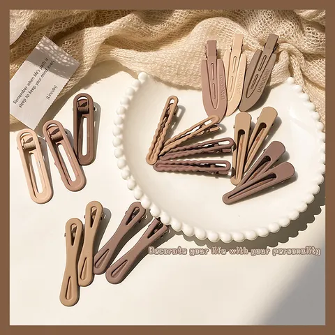 Minimalistisch Matte Effen Kleur Legering Haarspelden Aardetoon Geometrisch Zijspeld Haaraccessoires Voor Dames