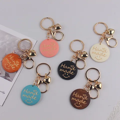 Handgefertigter Koreanischer Stil Holz Runder Teller Anhänger Schlüsselanhänger Mit Metalllegierung Herz Schleife Blatt Smiley Design Für Tasche Zubehör Festival Geschenk
