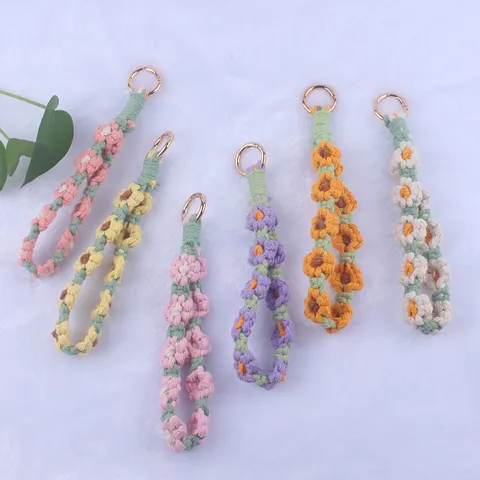 Handmade Woven Cotton Rope Small Daisy Keychain Korean INS Style Flower Pattern Keyring Bag Pendant Accessory For Women Girls