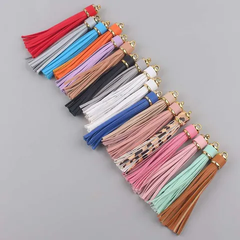 Ciondolo Portachiavi con Nappa in Pelle PU Cappuccio in Metallo Dorato Nappe Lunghe per Decorazione Borsa Gioielli Fai da Te