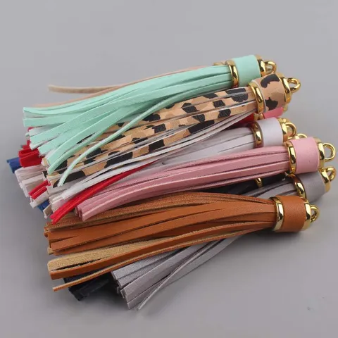 Ciondolo Portachiavi con Nappa in Pelle PU Cappuccio in Metallo Dorato Nappe Lunghe per Decorazione Borsa Gioielli Fai da Te
