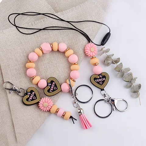 Handmade Silicone Beaded Keychain Cartoon Daisy Flower Heart Charm Key Ring Pendant Bag Accessory School Graduation Gift For Teachers