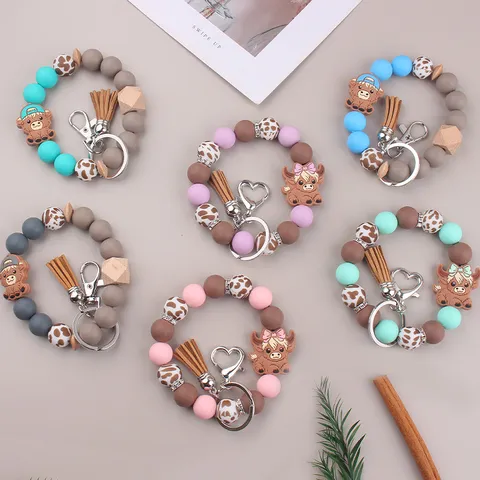 Highland Cow Silicone Bead Bracelet Keychain Handmade Beaded Wristlet Tassel Key Ring Highland Cow Jewelry For Women Girls