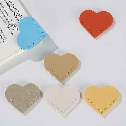 Marcador de Corazón de Cuero PU Protector de Esquina de Página Portátil Papelería de Lectura Linda Marcador de Página Regalo Para Amantes de Libros